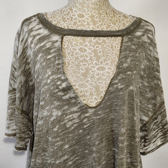 We The Free Tee Cut Out Jordan Sage Distressed V-Neck Burnout Oversized Size S - Picture 3 of 15